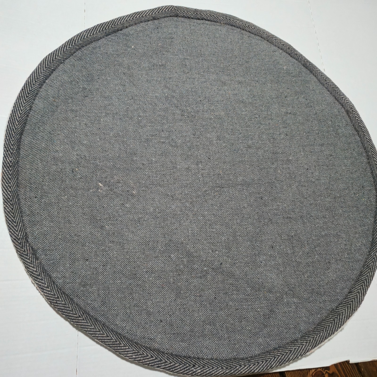 FaZe Rug Round Logo Tufted Bedroom Gaming Room Carpet Mat Red White 30″