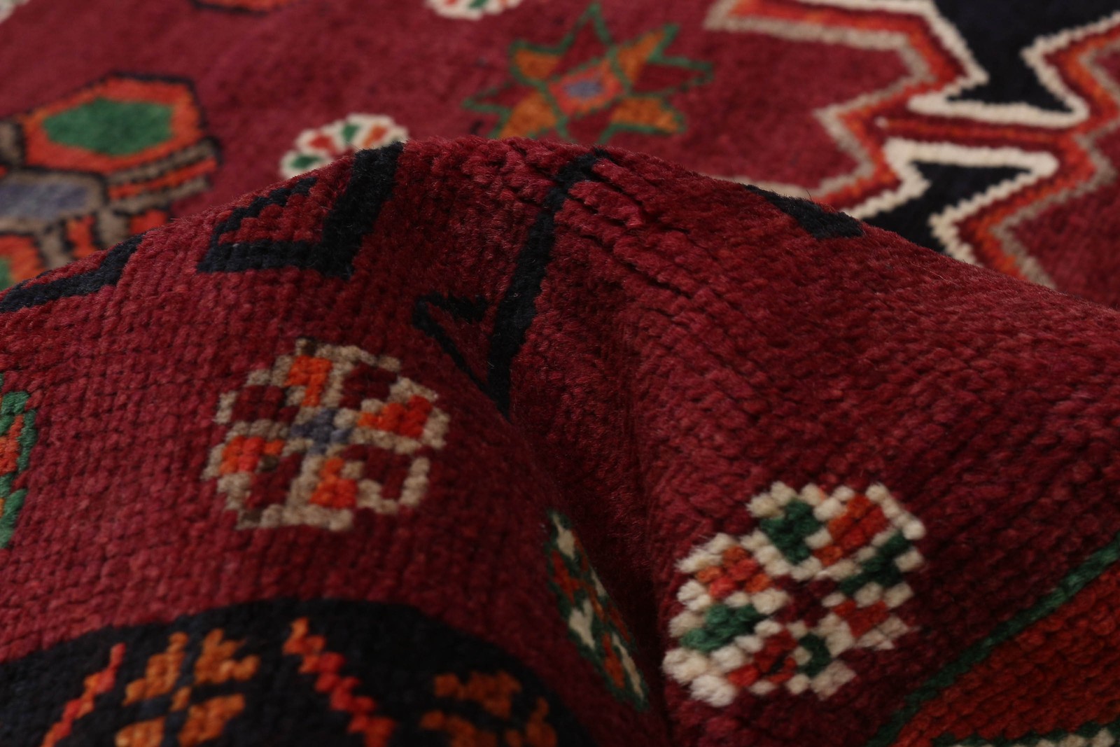 Vintage 4’10” x 7’6″ Traditional Hand Knotted Vegetable Dye Wool Area Rug