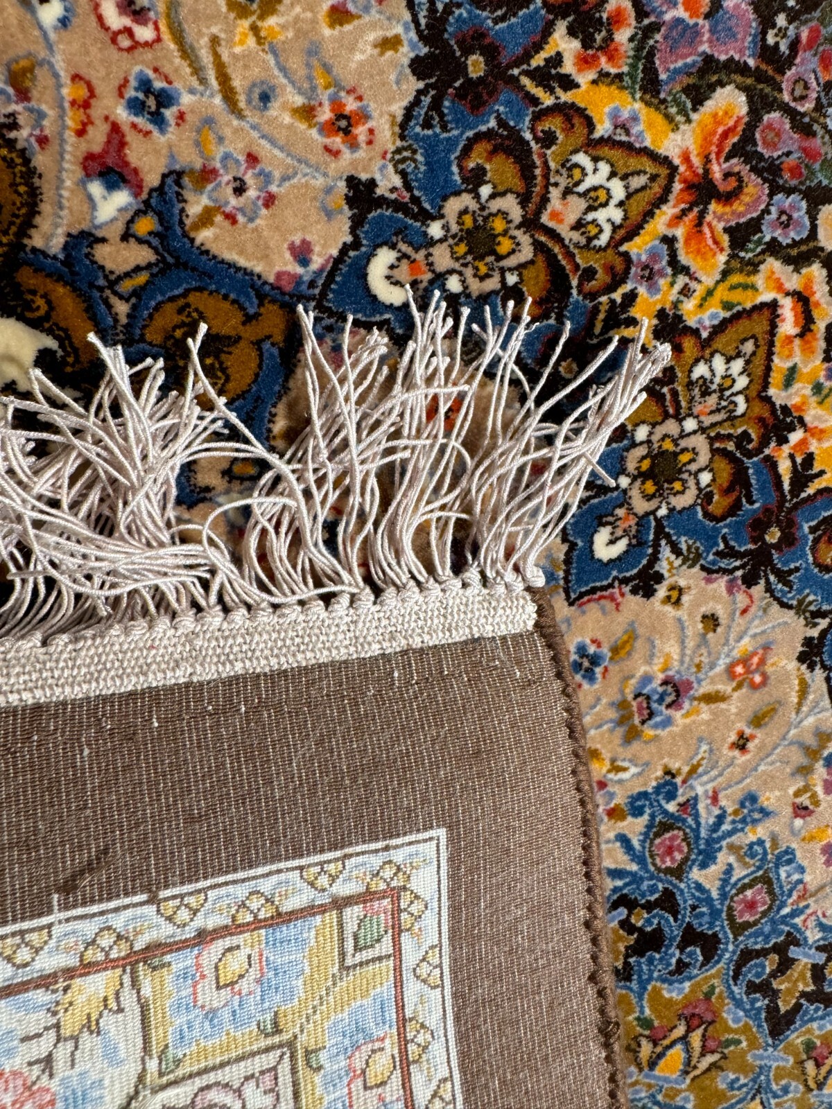 Exquisite 6×2 ft Hand-Tufted 100% Silk Carpet – Masterpiece from Kashmir