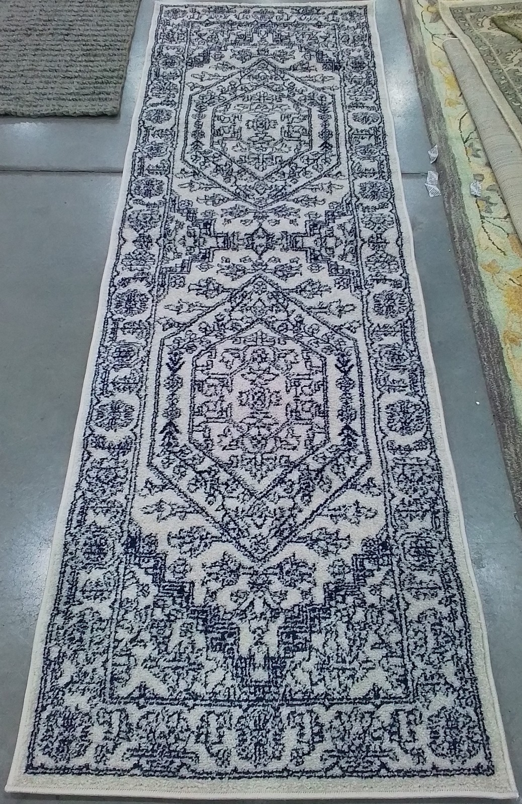 IVORY / NAVY 2′-6″ x 8′-0″ Back Stain Rug, Reduced Price 1172790720 ADR108R-28