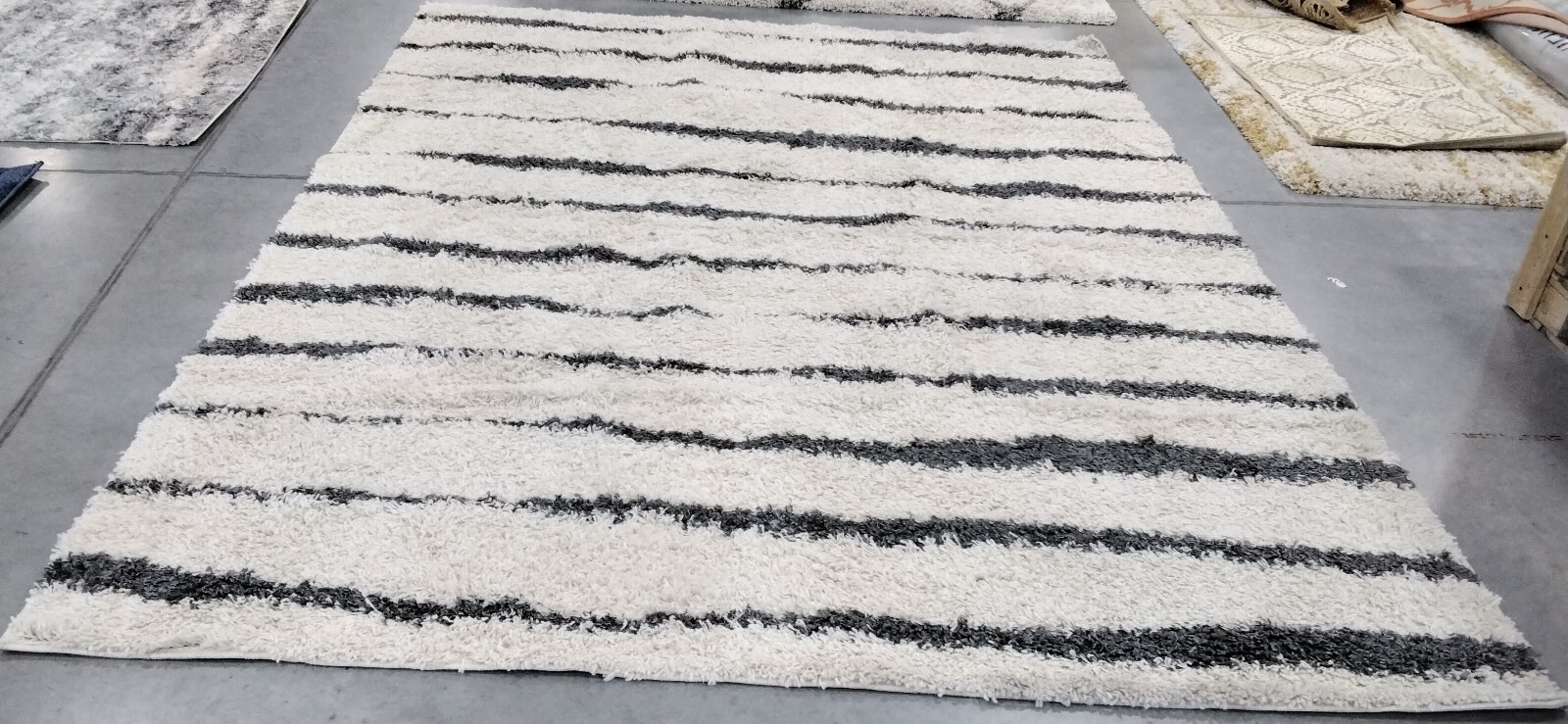 IVORY / DARK GREY 8′ X 10′ Back Stain Rug, Reduced Price 1172742907 VNS603B-8