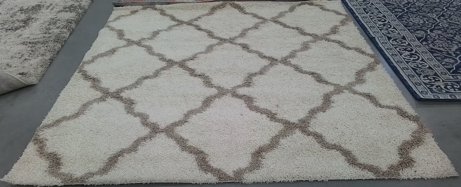 IVORY / BEIGE 8′-0″ x 8′-0″ Back Stain Rug, Reduced Price 1172794936 SGD257B-8SQ