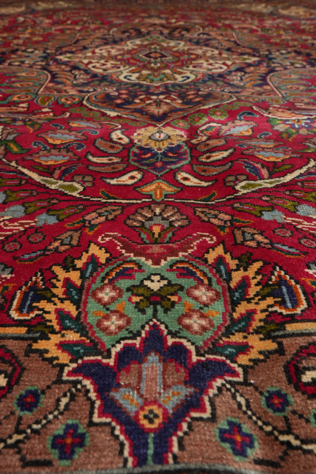 8 x 11 Pre-Owned Perrsian Tabriiz Wool Rug #PIX-11968