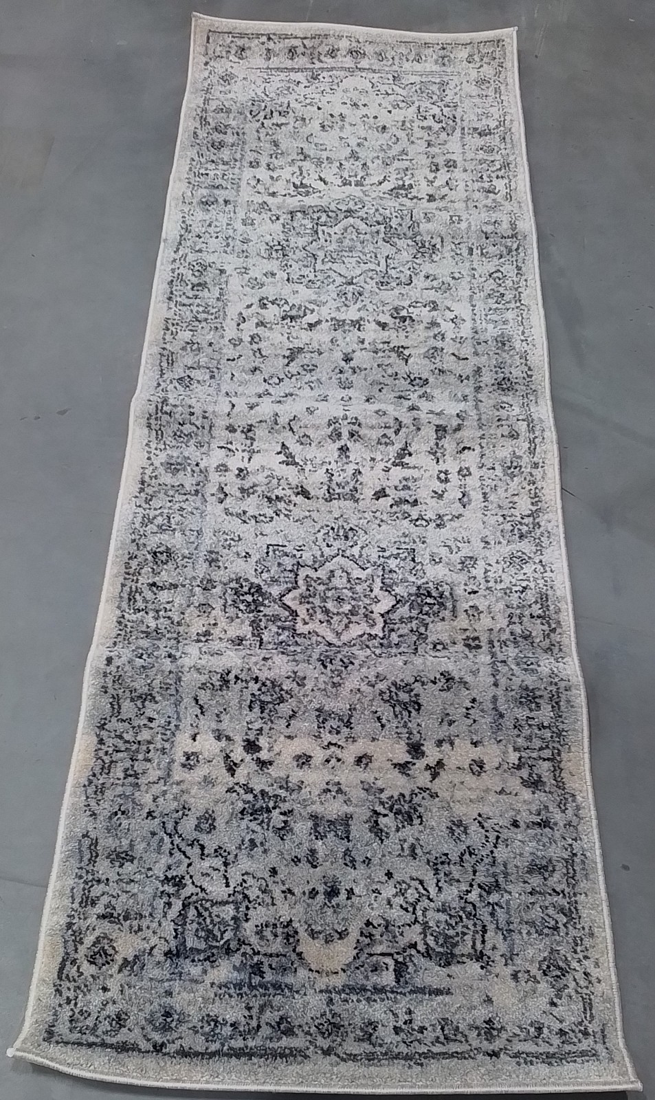 IVORY / LTBLUE 2′-0″ x 6′-0″ Back Stain Rug, Reduced Price 3172810122 CHL411M-26