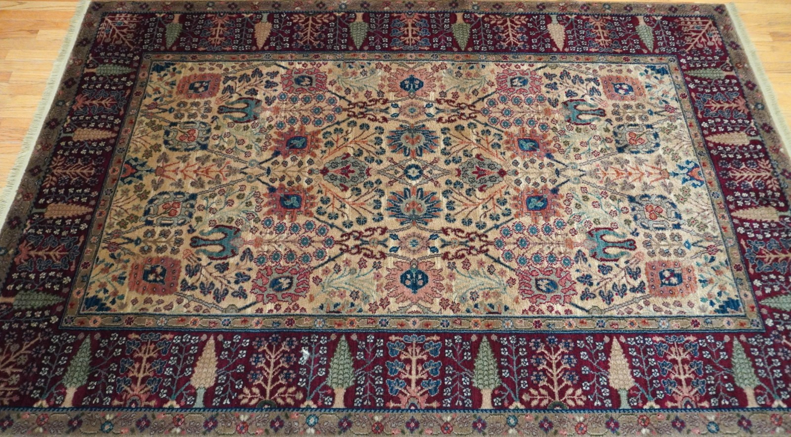 Mint Authentic Karastan# 900-901 Vase Samovar Wool Rug 5’9″ x 9′ Excellent