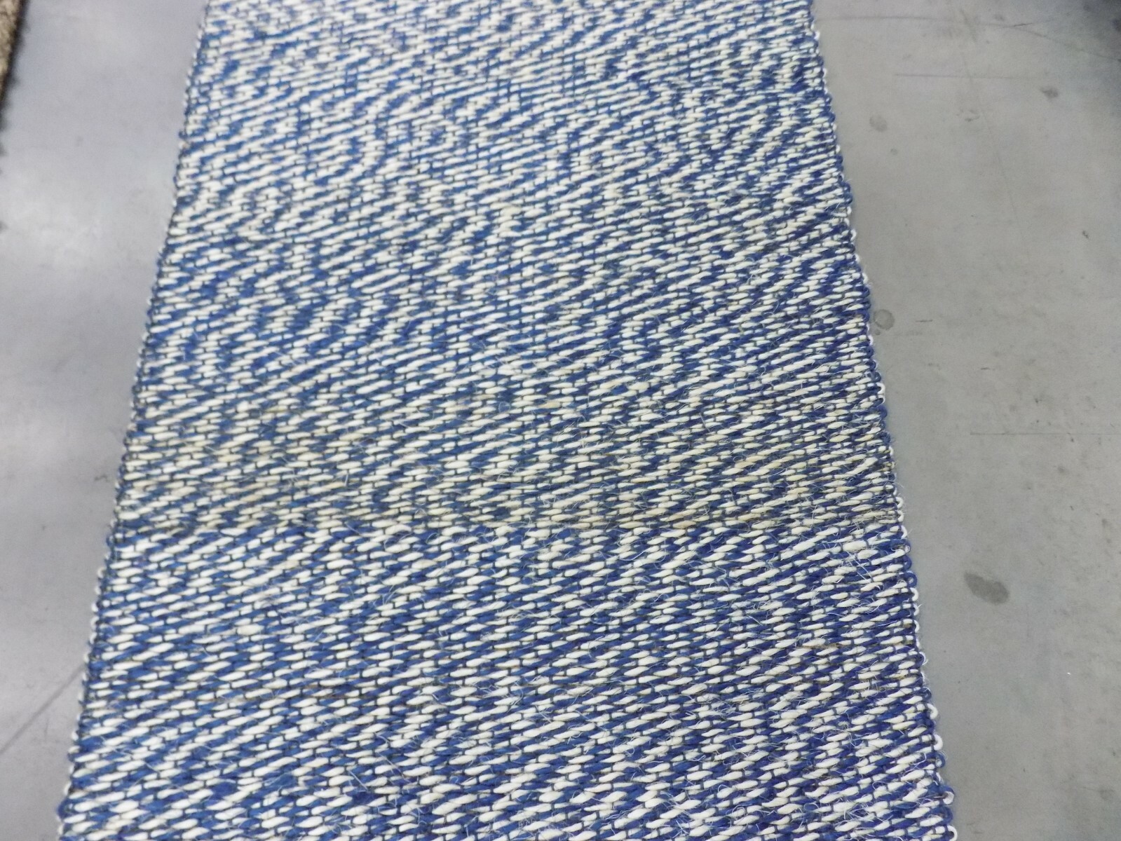BLUE / IVORY 2′-6″ X 6′ Loose Threads Rug, Reduced Price 1172566872 NF448C-26