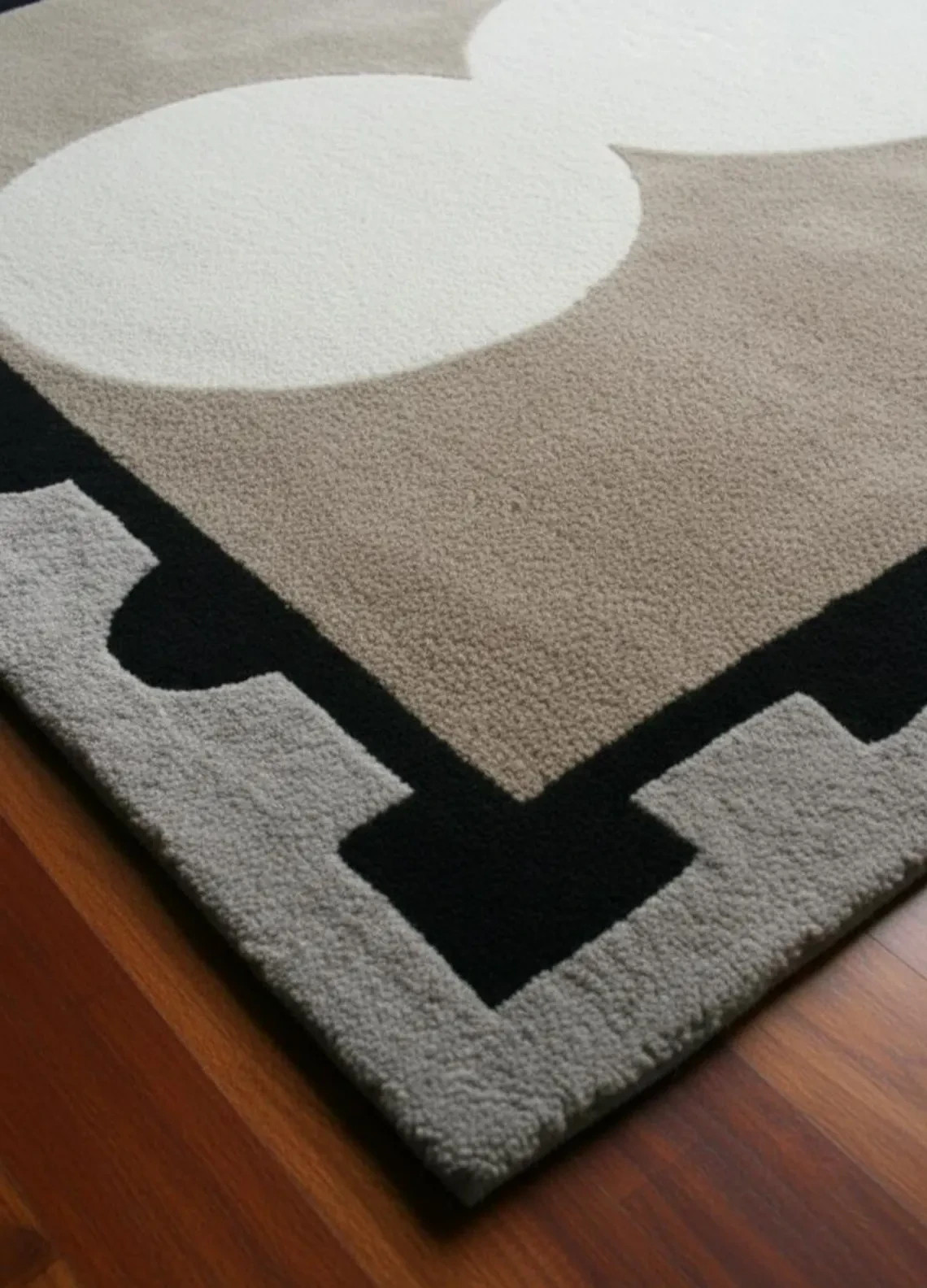 Modern Hand Tufted Wool Rug – Beige Abstract Shape with Black Border Area Carpet