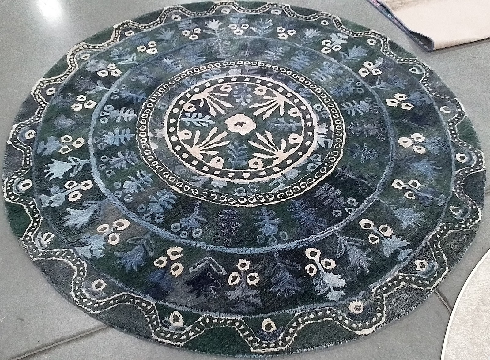 AQUA / GREEN 6′-0″ x 6′-0″ Flaw in Rug, Reduced Price 1172797856 AN411Y-6R