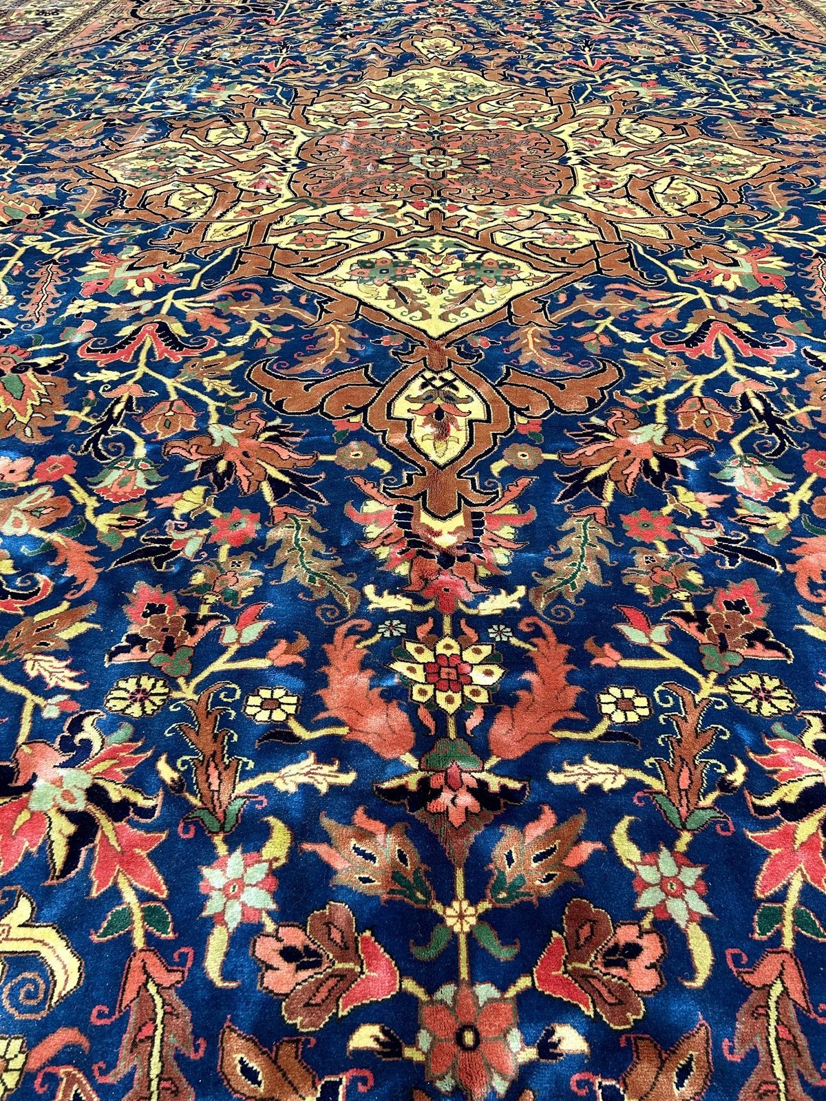 13′ x 20′ Large Rare Perssiaan Herriz Unusual Rug 10087