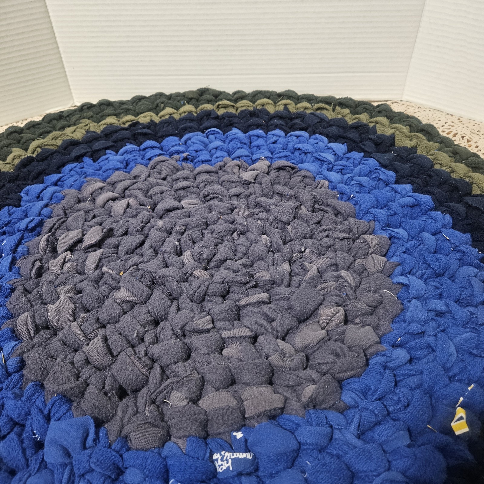 New Handmade Rag Rug Round Braided Recycled Fabric Farmhouse Boho 31″