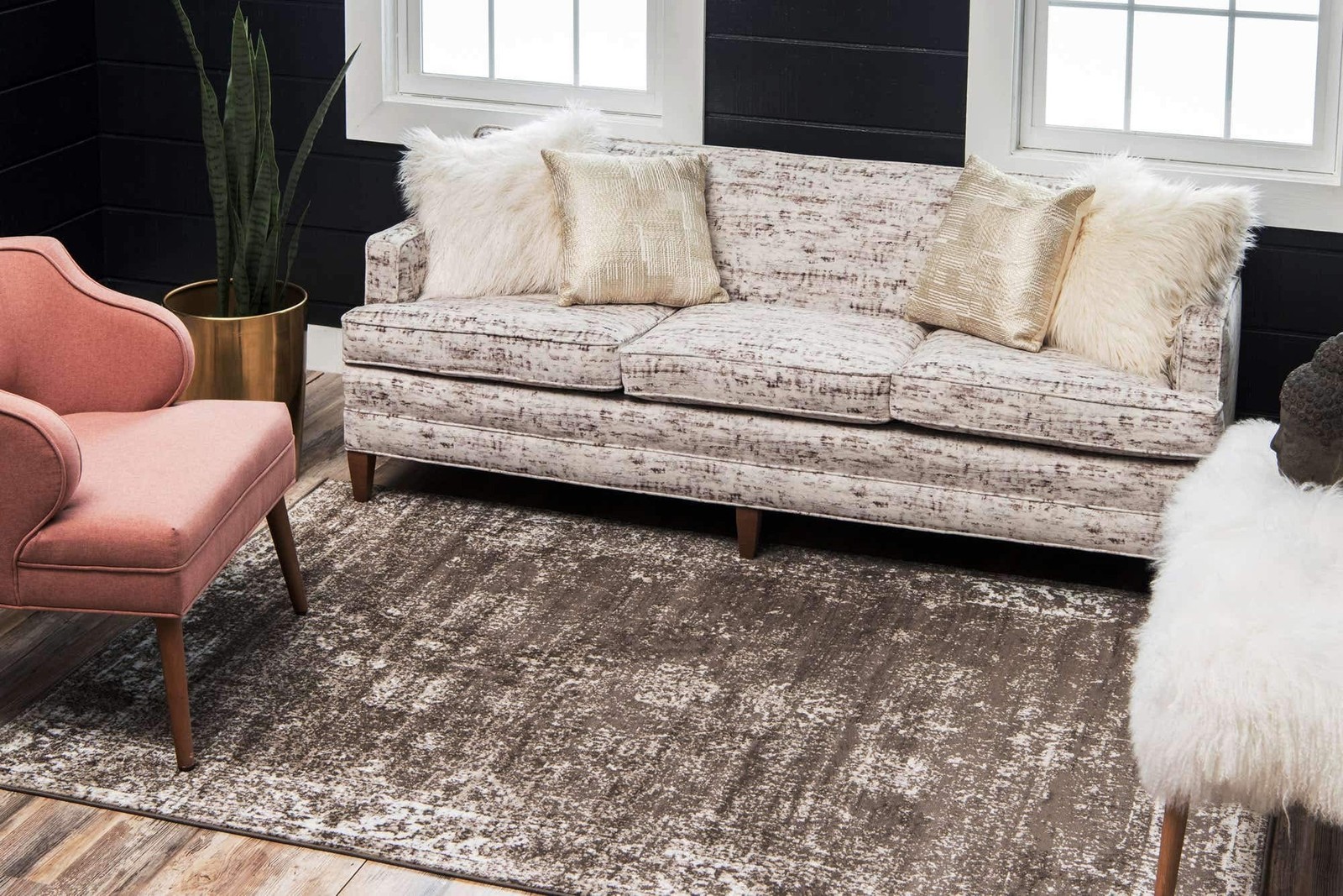Unique Loom Sofia Collection Area Rug – Casino (4′ 1″ x 6′ 1″ Rectangle, Brow…