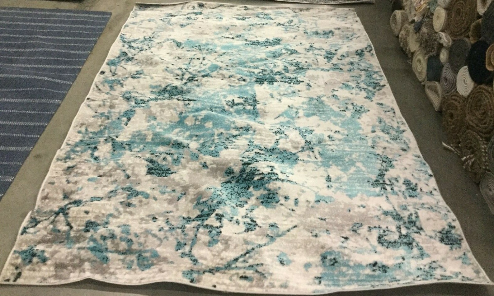 BLUE / IVORY 6′ X 9′ Stained Rug, Reduce price 1172643603 SKY186M-6