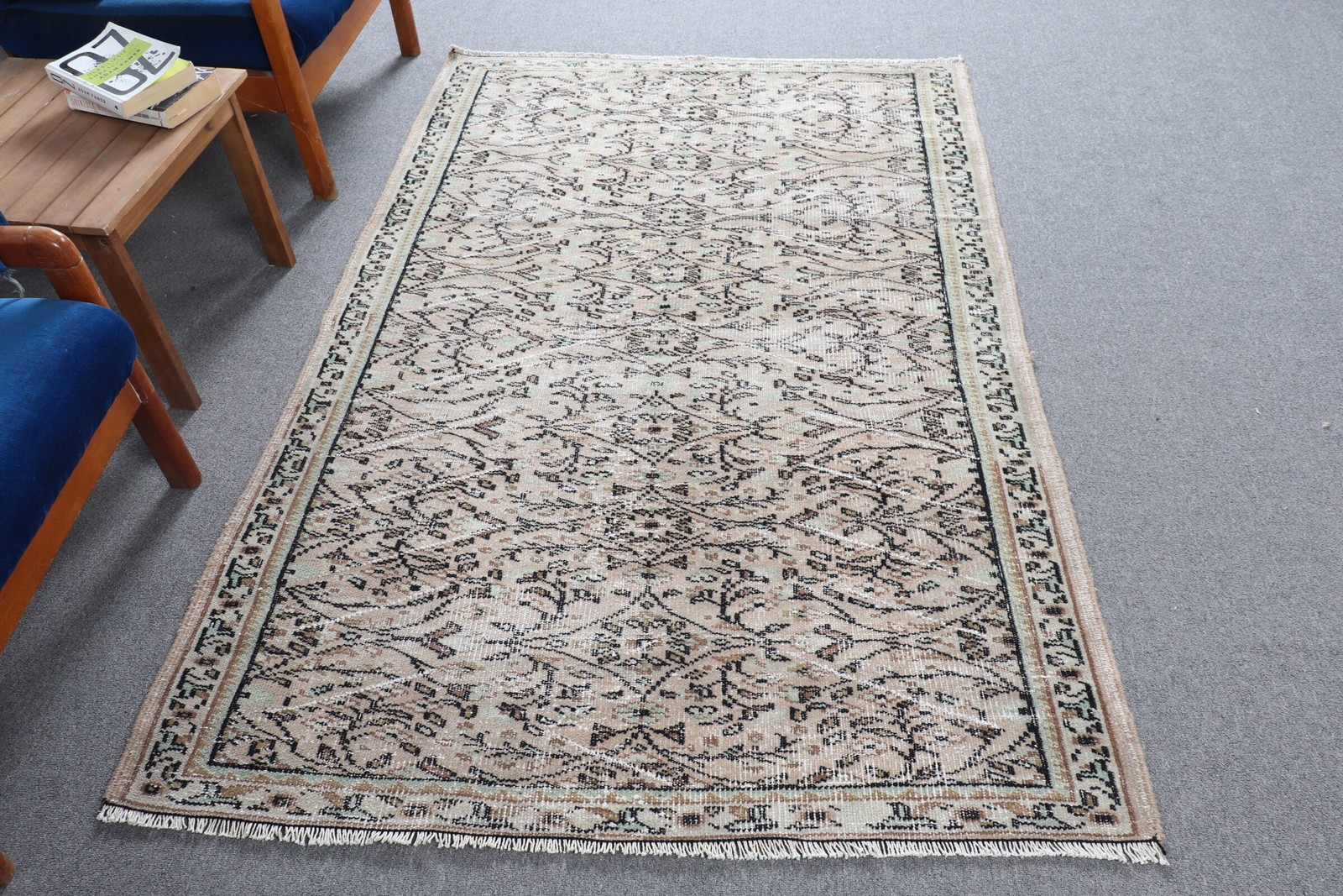 4,3×6,3 ft Vintage Rug, Turkish Area Rug, Brown Gray Bordered Wool Rug
