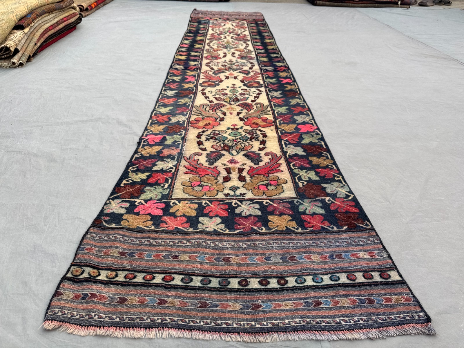 2’6 x 11’3 Ft Elegant Afghan Floral Runner Rug – Vintage Wool Carpet with Garden