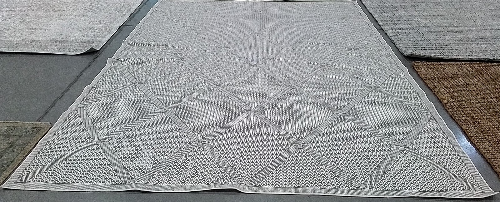 CREAM / GREY 9′-0″ x 12′-0″ Flaw in Rug, Reduced Price 1172798717 BMU811B-9