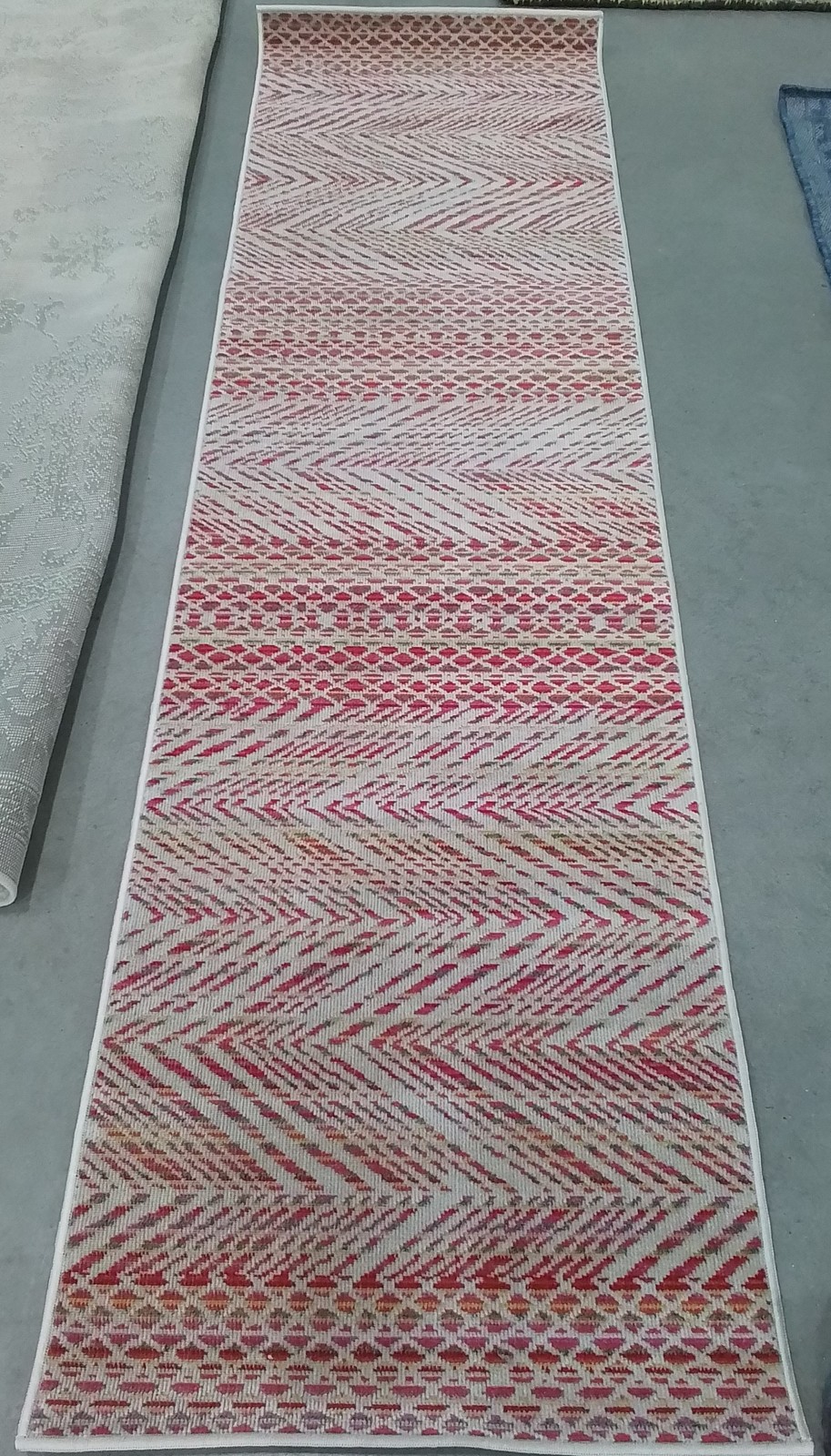 PINK / MULTI 2′-3″ x 8′-0″ Flaw in Rug, Reduced Price 1172798118 MTG181P-28