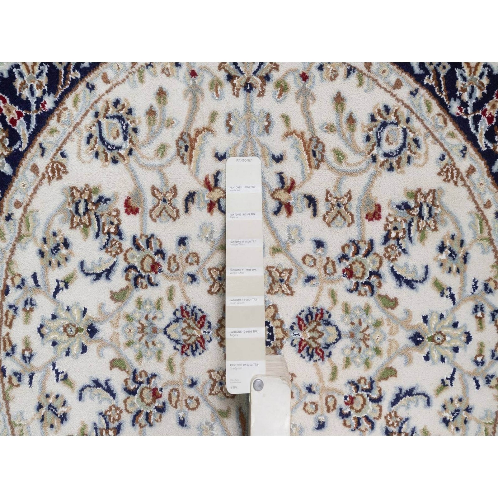 3’3″x3’3″ Ivory Nain with Flower Design Hand Knotted Wool & Silk Round Rug 92474