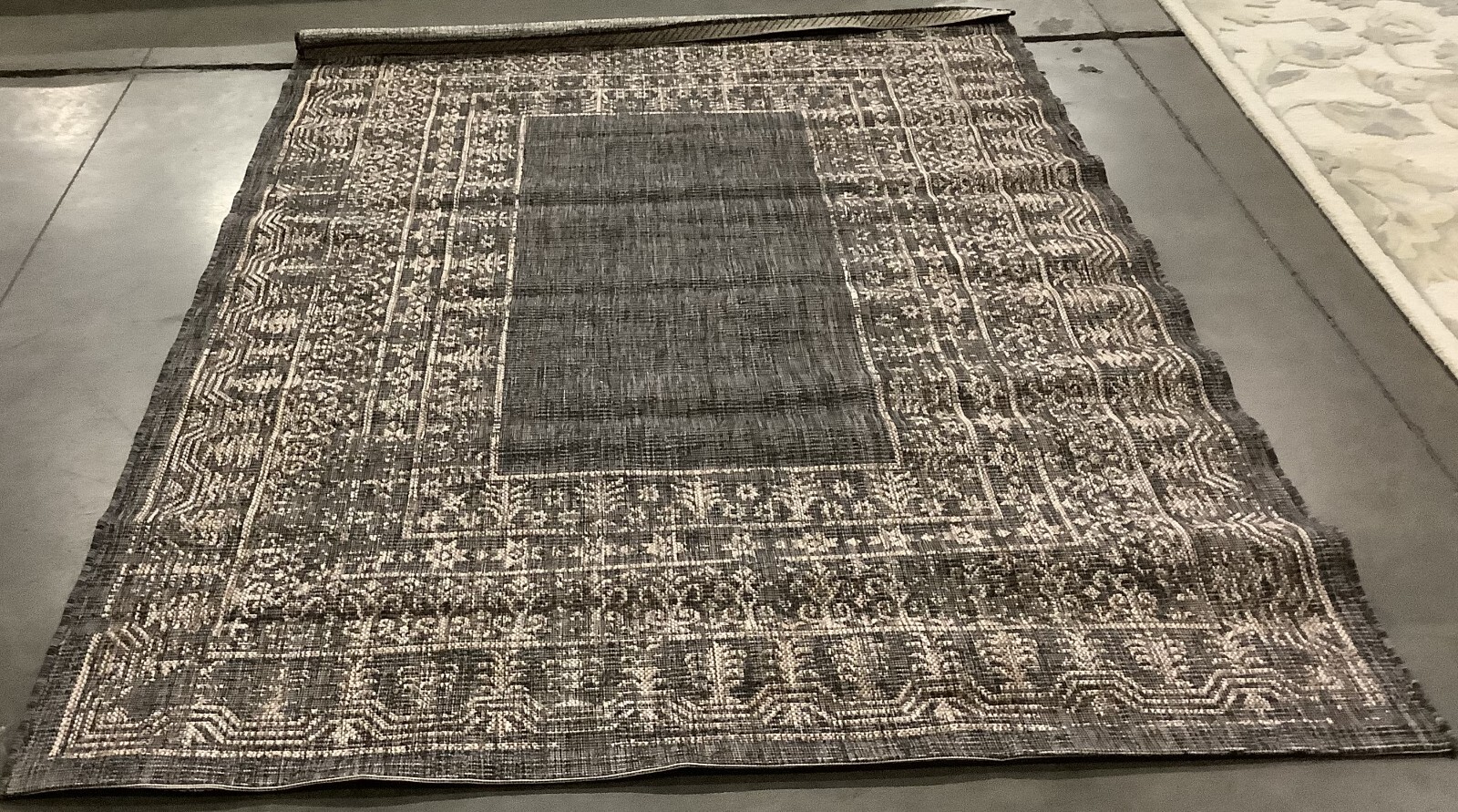 BLAK / NATURAL 5′-3″ x 7′-7″ Flaw in Rug Reduced Price 1172674612 CY8482-37321-5
