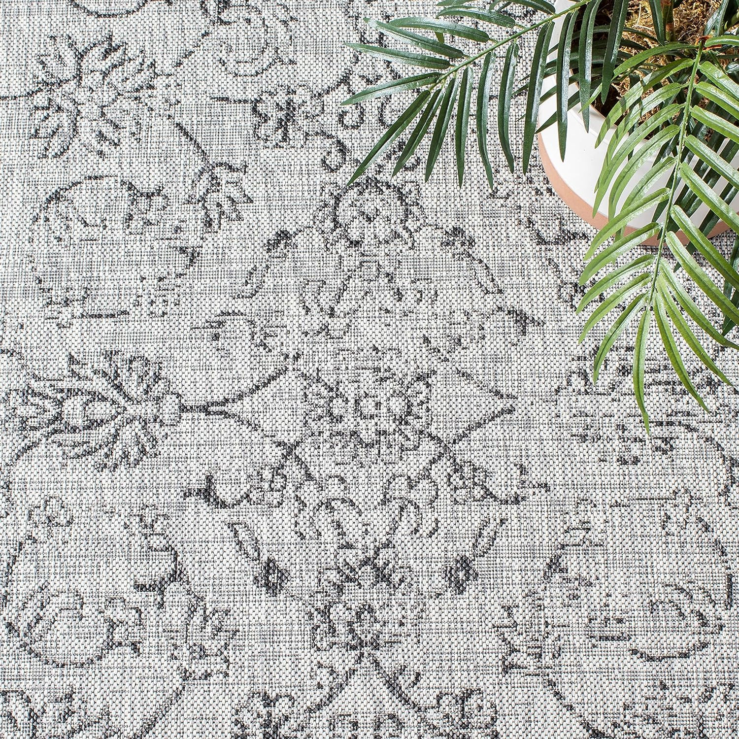 SAFAVIEH Courtyard Collection 2’7″ X 5′ Grey/Black CY8680 Indoor/ outside Waterp