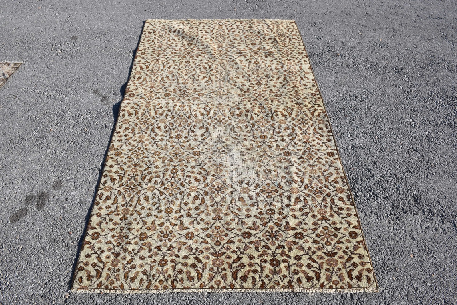 Vintage Rug Area Rug 3,7×6,7 ft (114×203 cm), Turkish Brown Floral Wool Rug