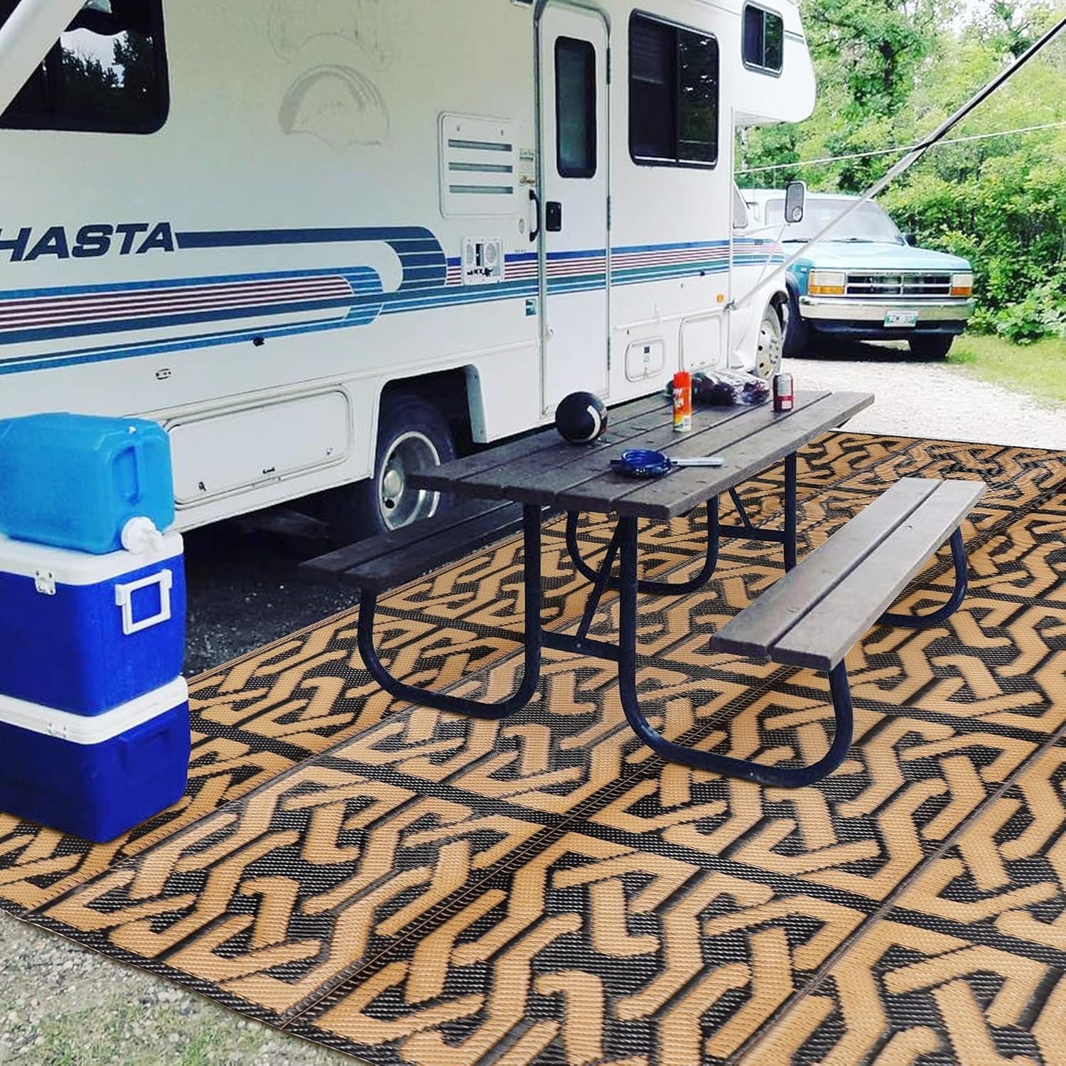 Durable & Lightweight Reversible Plastic Straw Rug – 5′ x 8′ for Outdoor Spaces