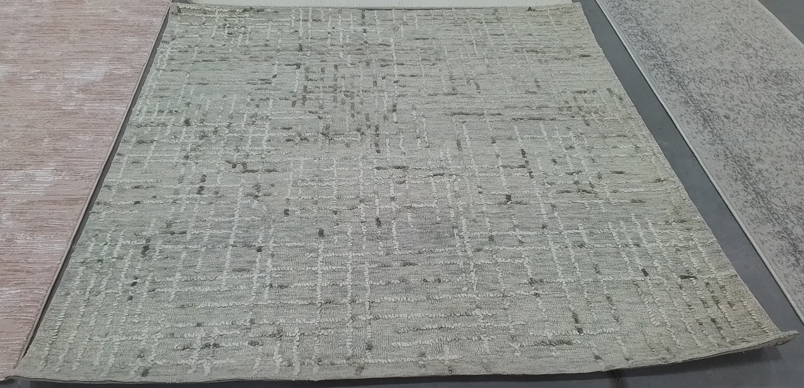 GREY / SAGE 6′-0″ x 6′-0″ Flaw in Rug, Reduced Price 1172794515 ABT280W-6SQ