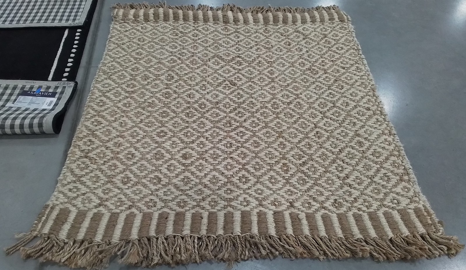 NATURAL / IVORY 5′-0″ x 5′-0″ Flaw in Rug, Reduced Price 1172793139 NF182A-5SQ