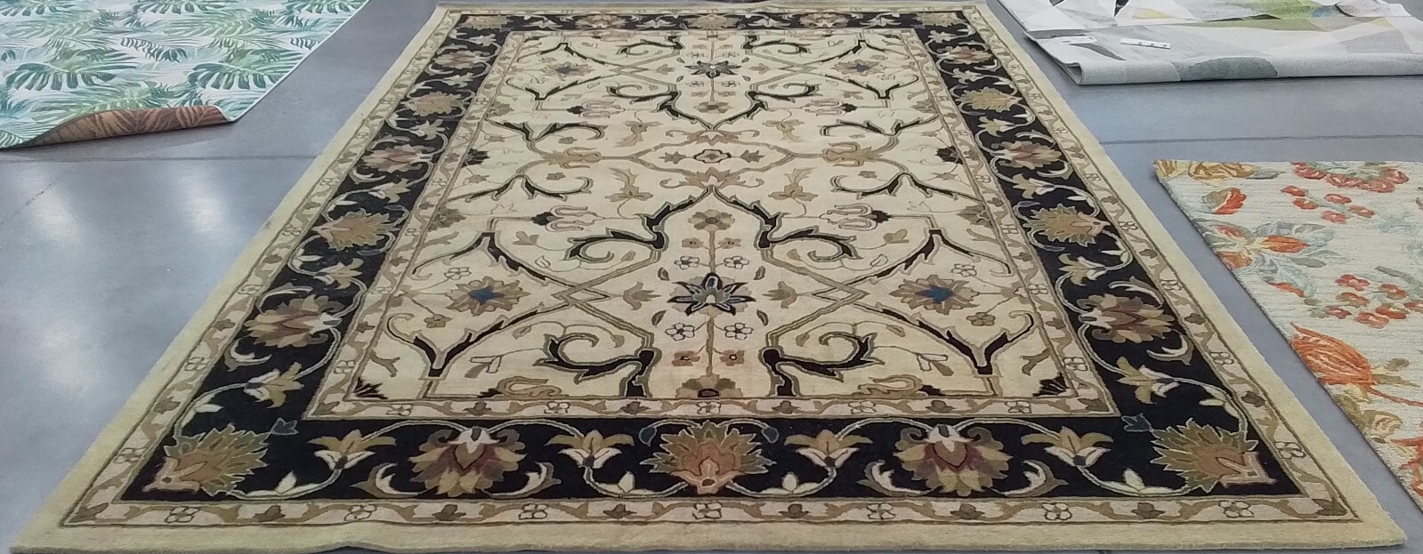 IVORY / BLACK 9′-6″ x 13′-6″ Back Stain Rug, Reduced Price 1172771511 HG644C-10