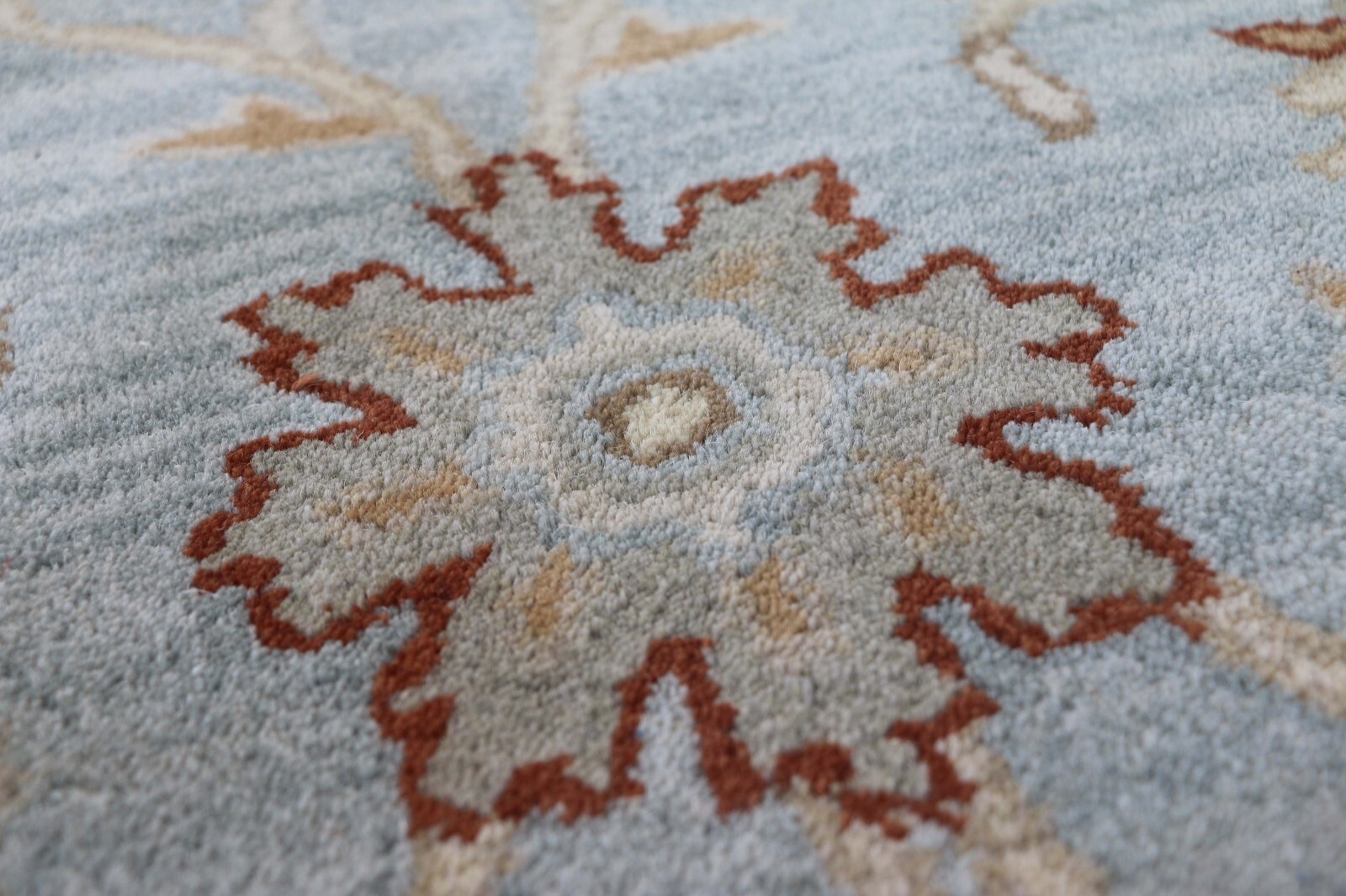 Womens Weavers Malika Handmade Rug Floral Design traditional look Area Rug