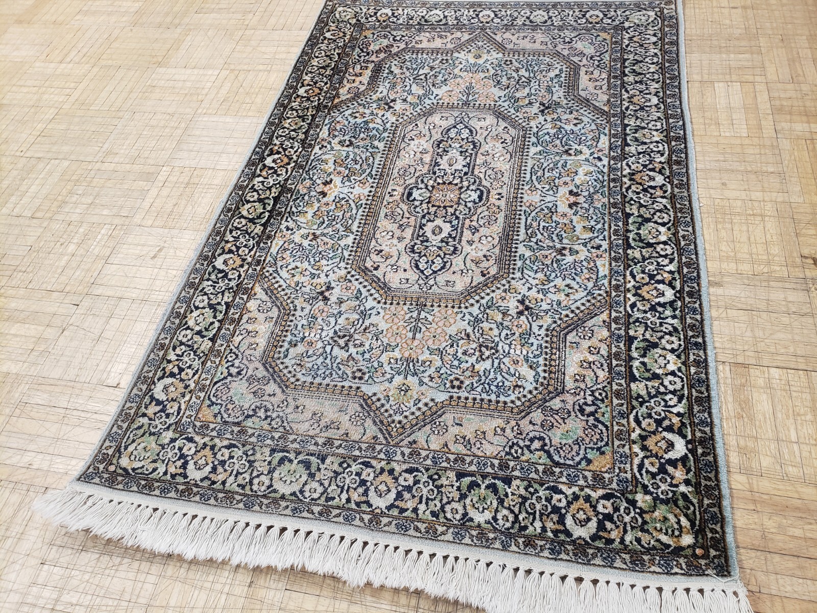 2.6×4 INDO RUG ALL SILK BAKTIYARI ORIENTAL SUPER FINE RUG