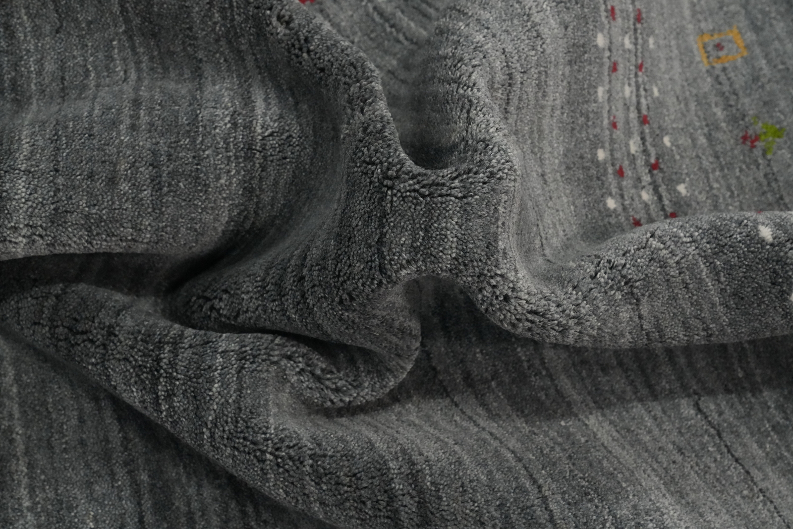Eye-catching Gabbeh Bedroom Rug Gray Handmade Wool 5×8 ft