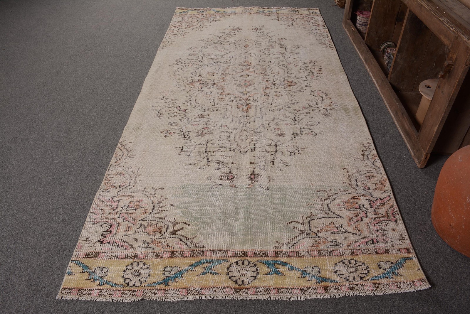 4,3×9,3 ft Vintage Turkish Rug, Area Rug, White Blue Floral Wool Rug