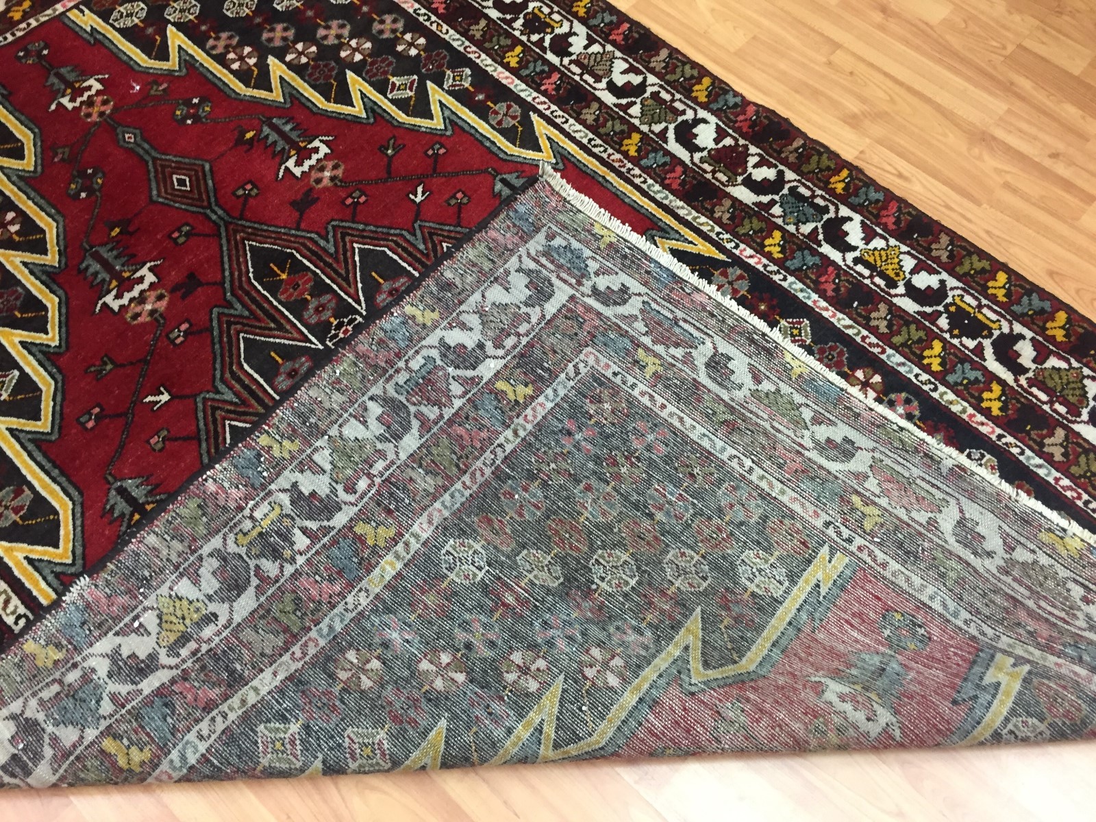 4’6″ x 6’6″ Turkish Oriental Rug – 1960s – Hand Made – 100% Wool