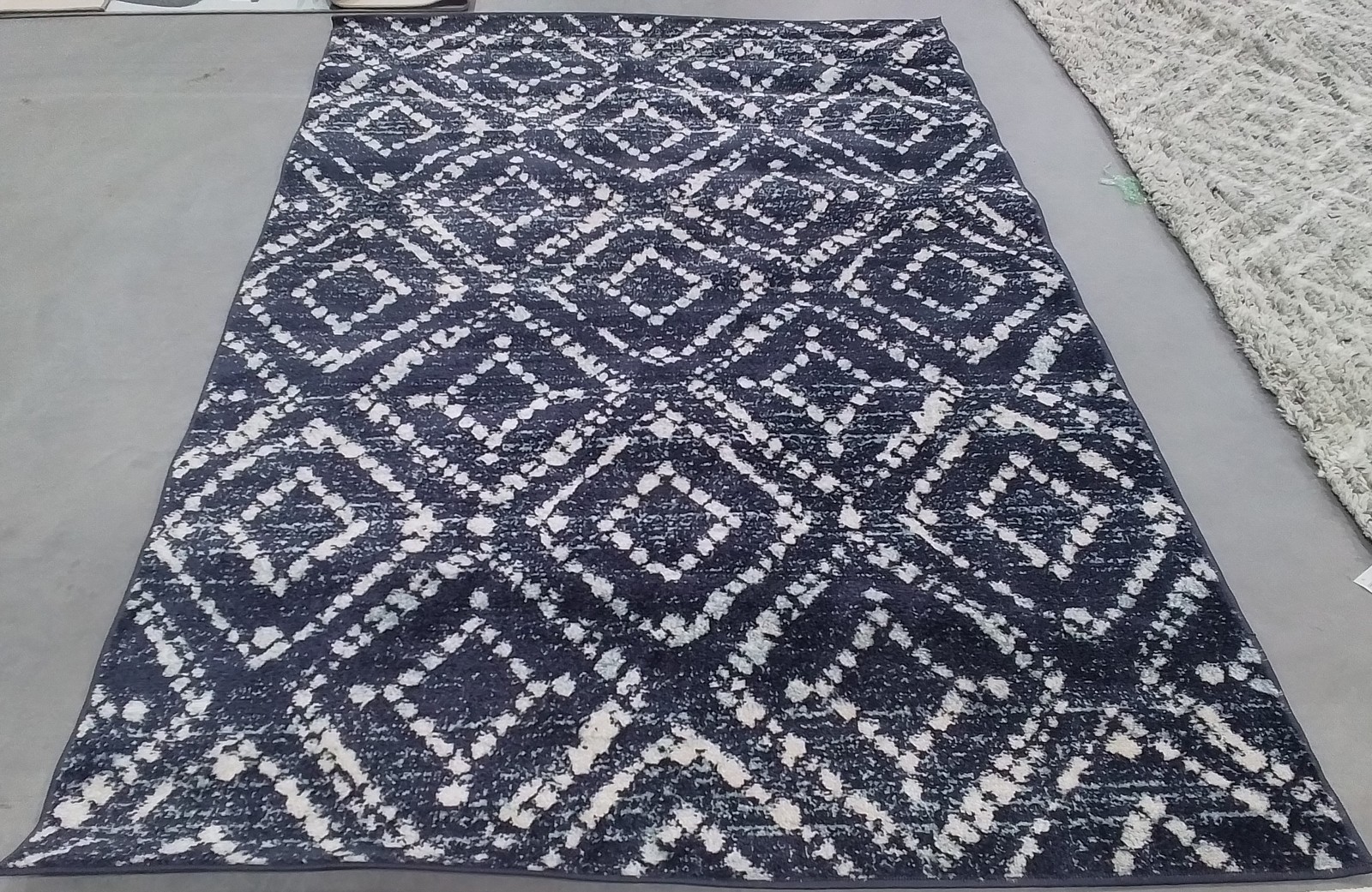 NAVY / IVORY 5′-1″ x 7′-6″ Back Stain Rug, Reduced Price 3172810468 ADR131N-5