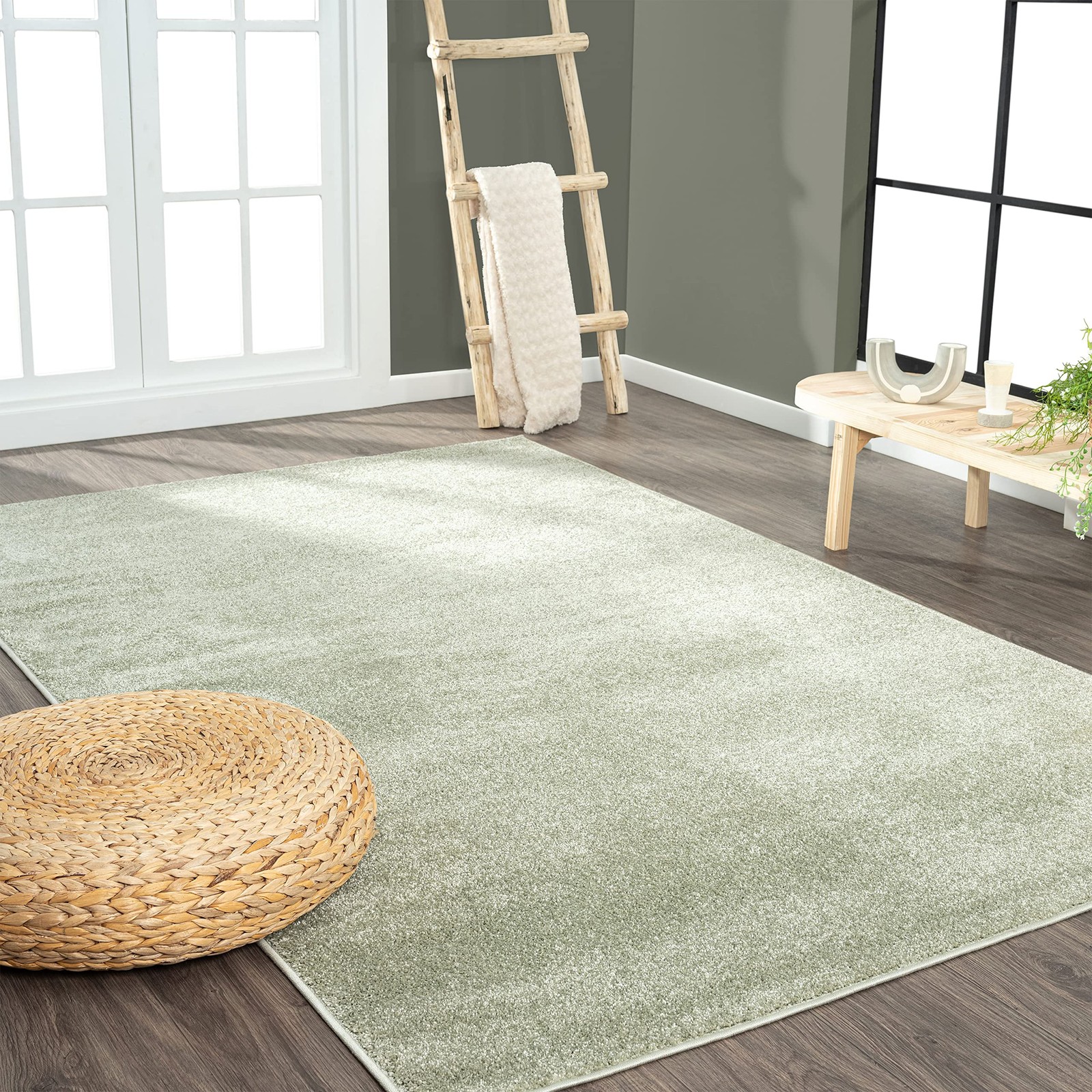 Jonathan Y Haze Solid Low-Pile Green Indoor Area Rug 5X8