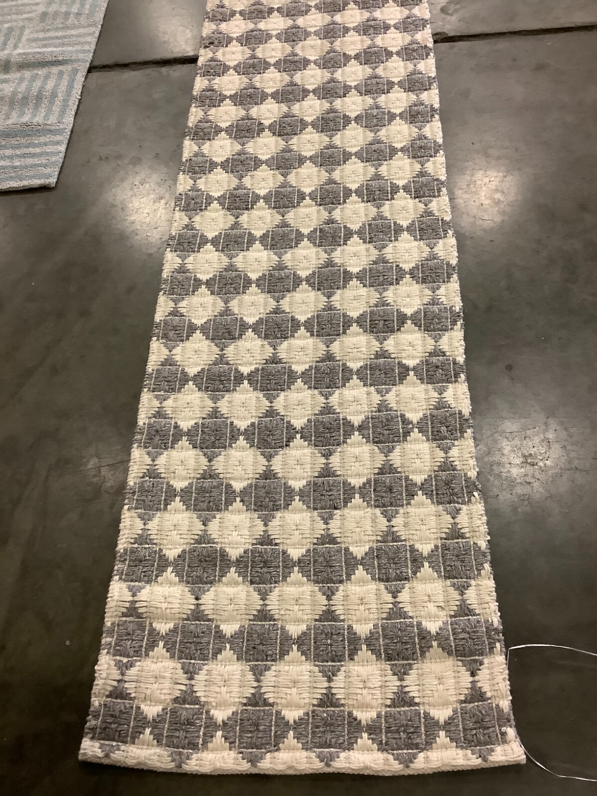 GREY / IVORY 2′-3″ X 8′ Flaw in Rug, Reduced Price 1172664423 NAT407F-28