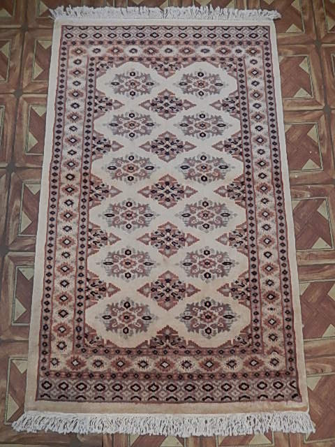 Ivory Silk Silk & Wool Handmade 3 x 4 Cosmic Latte Rug