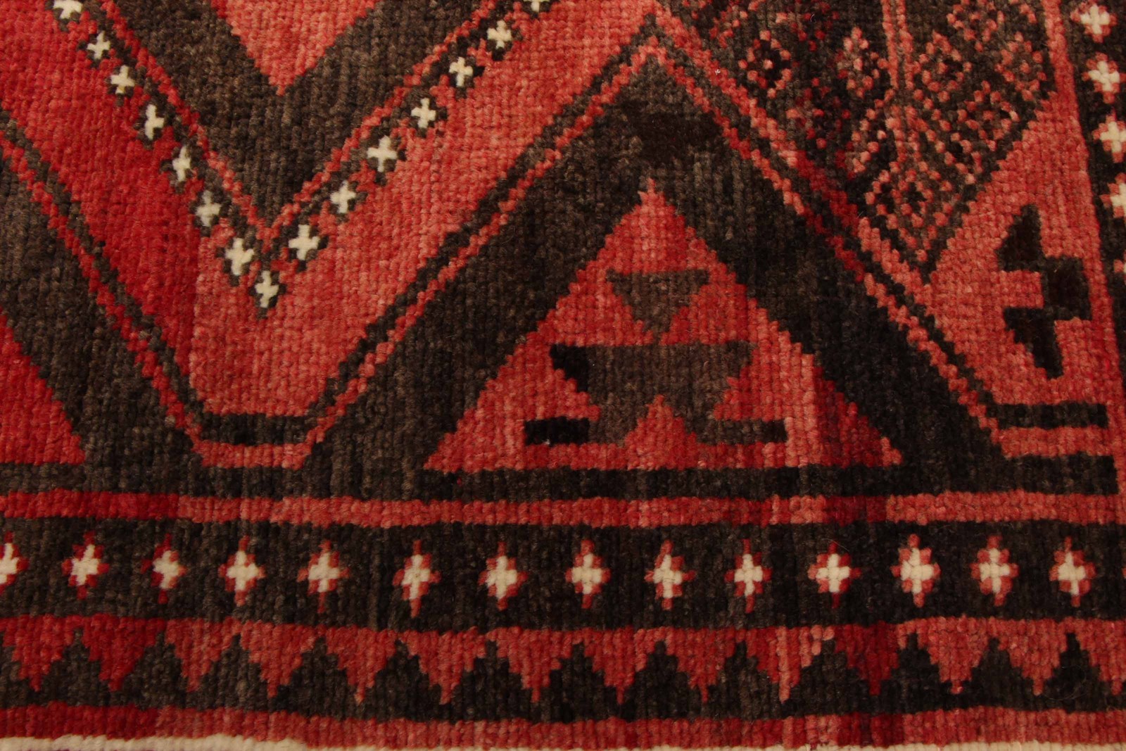 Vintage 5’3″ x 8’0″ Traditional Hand Knotted Vegetable Dye Wool Area Rug