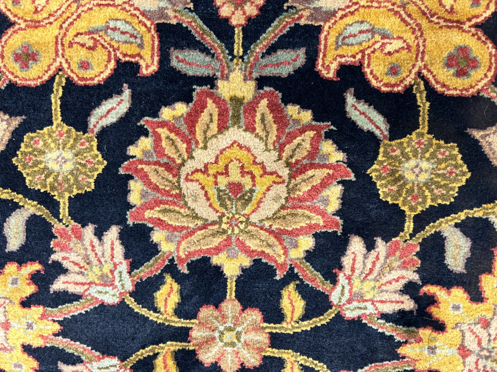 6’1″x9’1″ Hand-Knotted 100% Wool Pile Agra Carpet – Area Rug