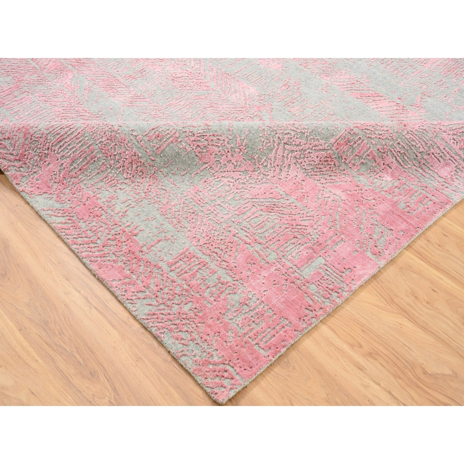 7’10″x10’1″ Wool And Plant Based Silk Erased Modern Design Handloomed Rug R62257