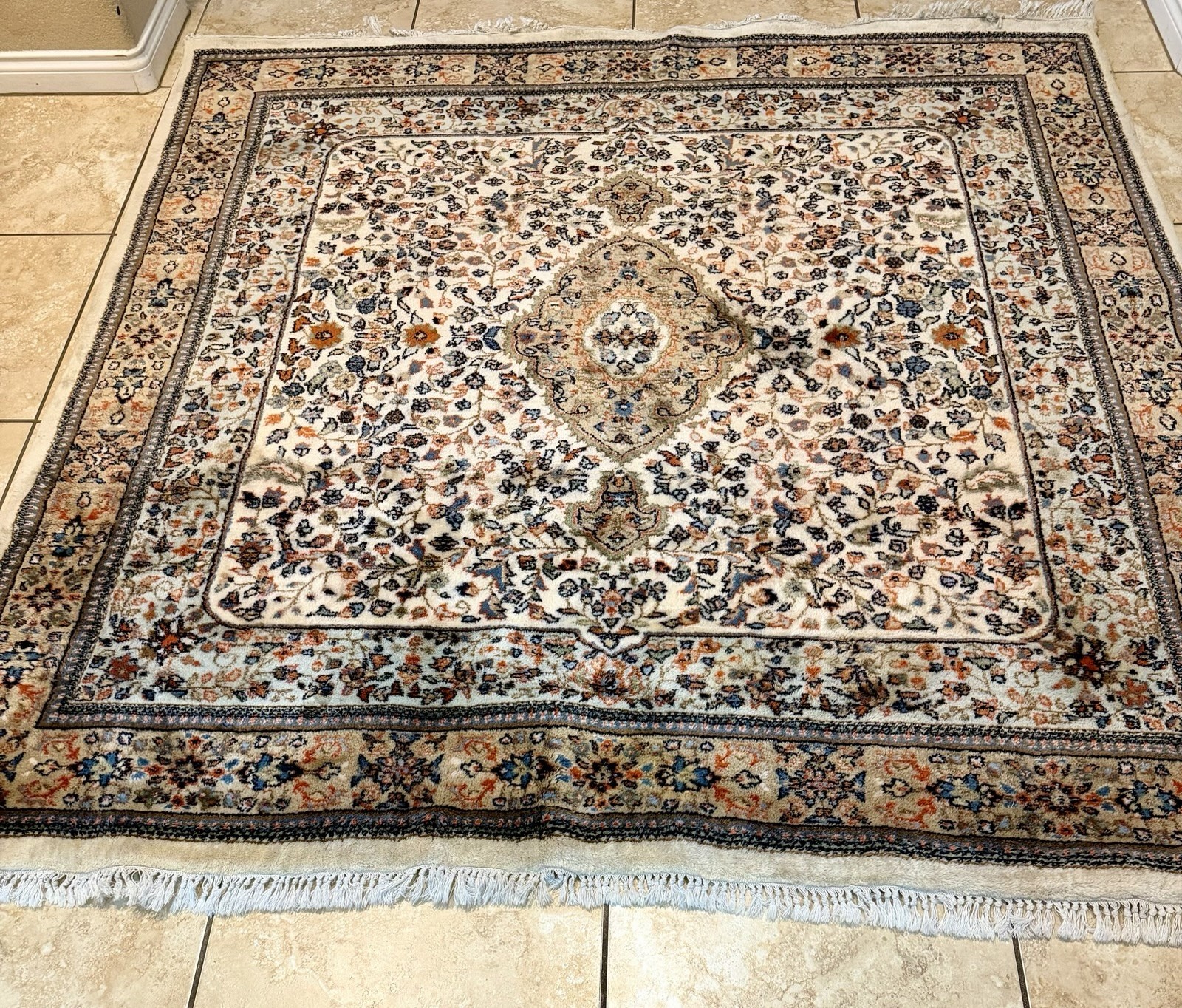 Golden Looms of India Hand Woven 100% Wool Oriental Rug