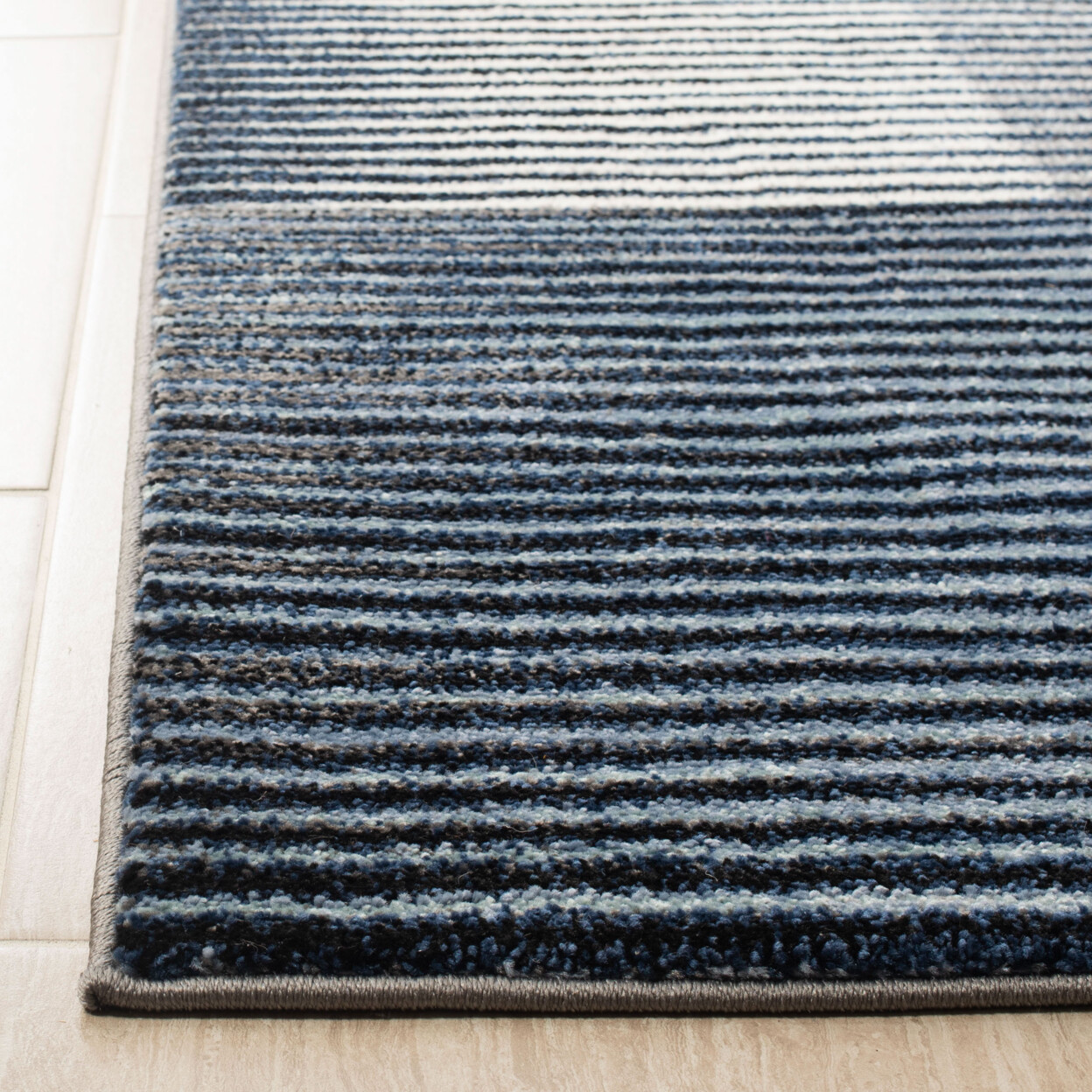 SAFAVIEH Galaxy Collection GAL115M Blue / Navy Rug