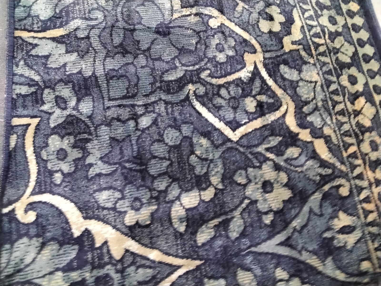BLU / YELLOW 5′-3″ X 7′-6″ Back Stain Rug Reduced Price 1172764204 VTG175-2333-5