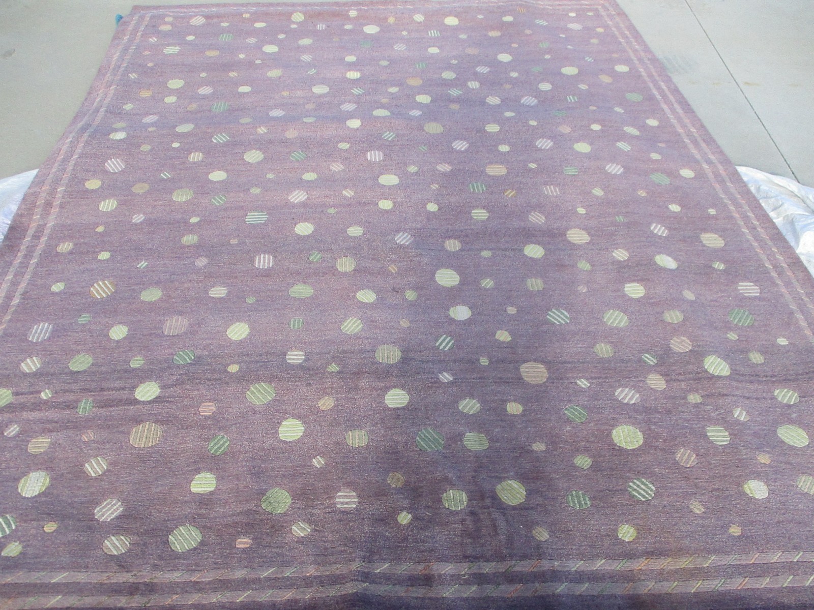 HANDCRAFTED CARPET MADE IN NEPAL 40% SILK 60% WOOL VERY GOOD 93 X 116 1/2