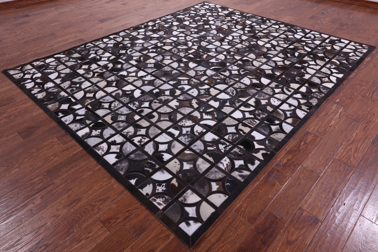 8′ 0″ X 10′ 0″ Brown & White Black Natural Cowhide Hand Stitched Rug – C5712
