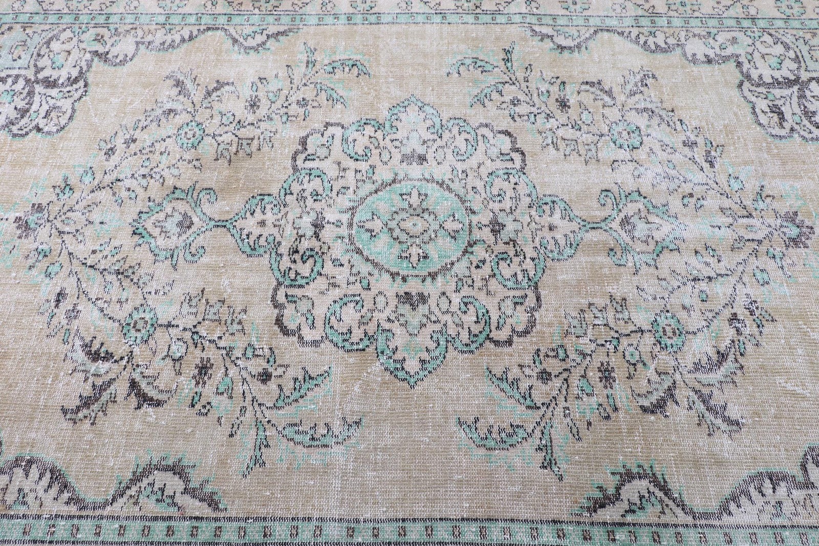 5,6×8,9 ft Vintage Rug, Large Turkish Rug, Green Bordered Rug