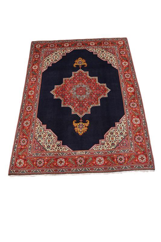 Medallion Oriental Turkish 7′ 9″ x 10′ 2″ Red Hand Knotted Area rug