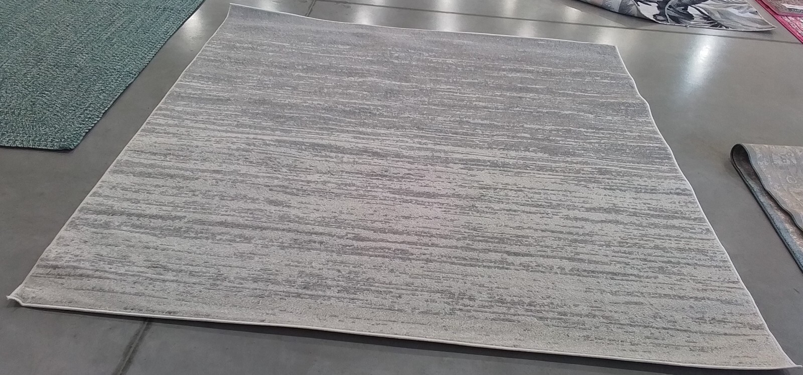 IVORY / SILVER 8′-0″ x 8′-0″ Back Stain Rug Reduced Price 1172762827 ADR113B-8SQ