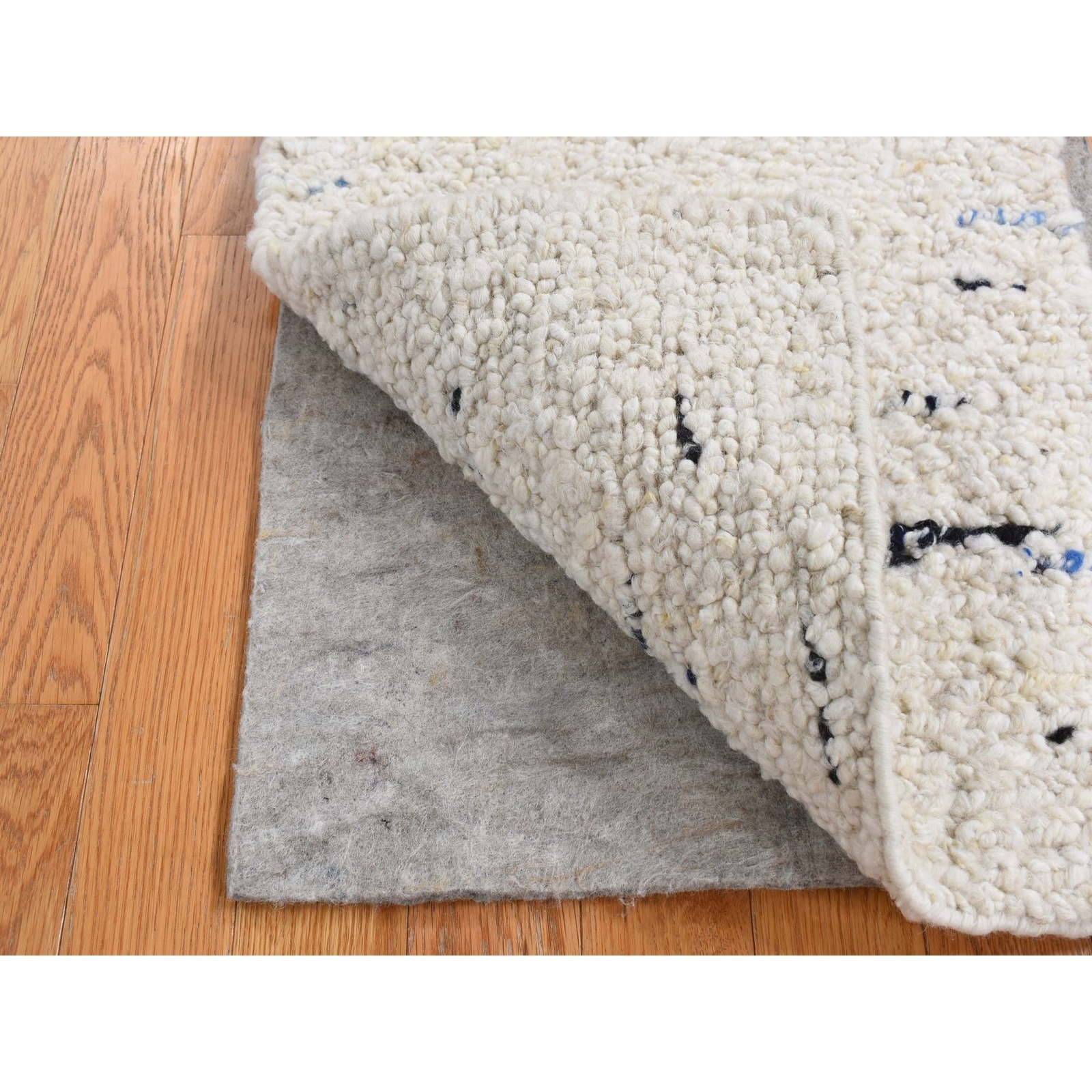1’9″ x 1’9″ Ivory Wool Hand Knotted Modern Minimalist Design Square Rug R87413