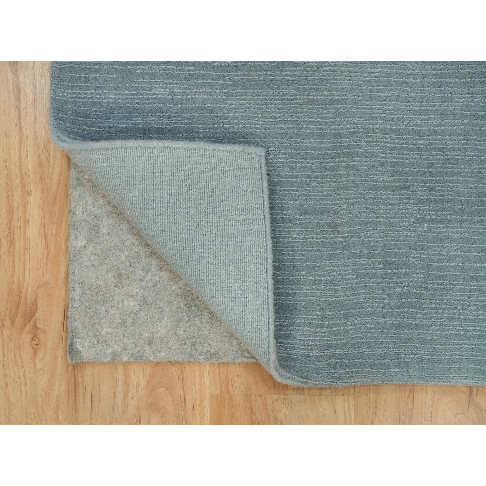 2’x3’1″ Stormcloud Gray Loom Knotted Wool and Plant Based Silk Mat Rug R90175